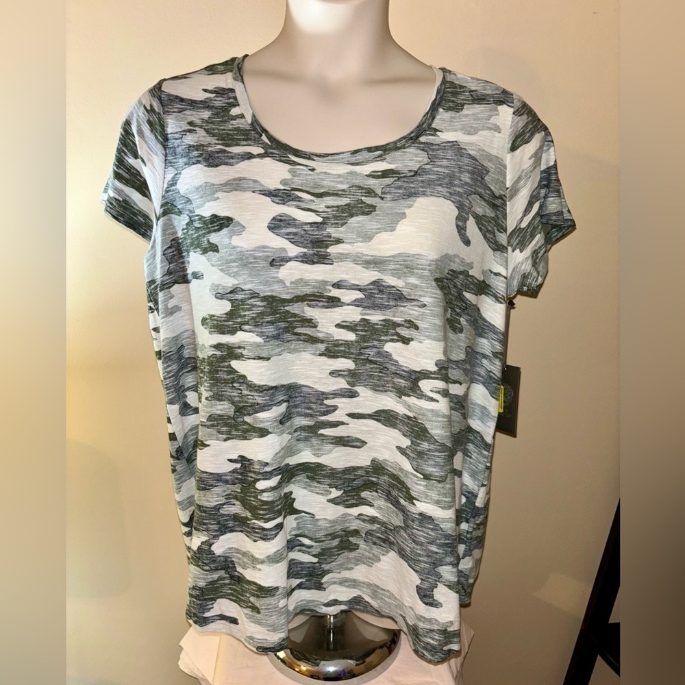 NWT Vince Camuto Camouflage Shirt. Sz. 1X